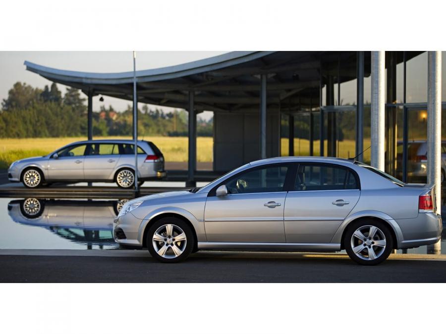  Opel Vectra Station Wagon 2005 года  (фото 17 из 33)